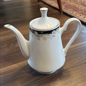 Crown Ming Fine China Michelle Pattern Coffee Tea Pot vintage chinoiserie 1980